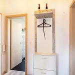 Liebevoll Eingerichtete 아파트